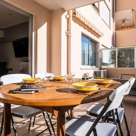 3p Lumineux Avec Terrasse A 15min A Pied Du Palais - 3p Lumineux Avec Terrasse A 15min A Pied Du Palais Mae-2493 דירה