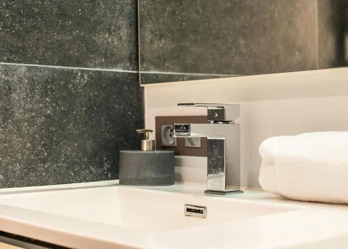 アパート 3p Lumineux Avec Terrasse A 15min A Pied Du Palais - 3p Lumineux Avec Terrasse A 15min A Pied Du Palais Mae-2493 カンヌ